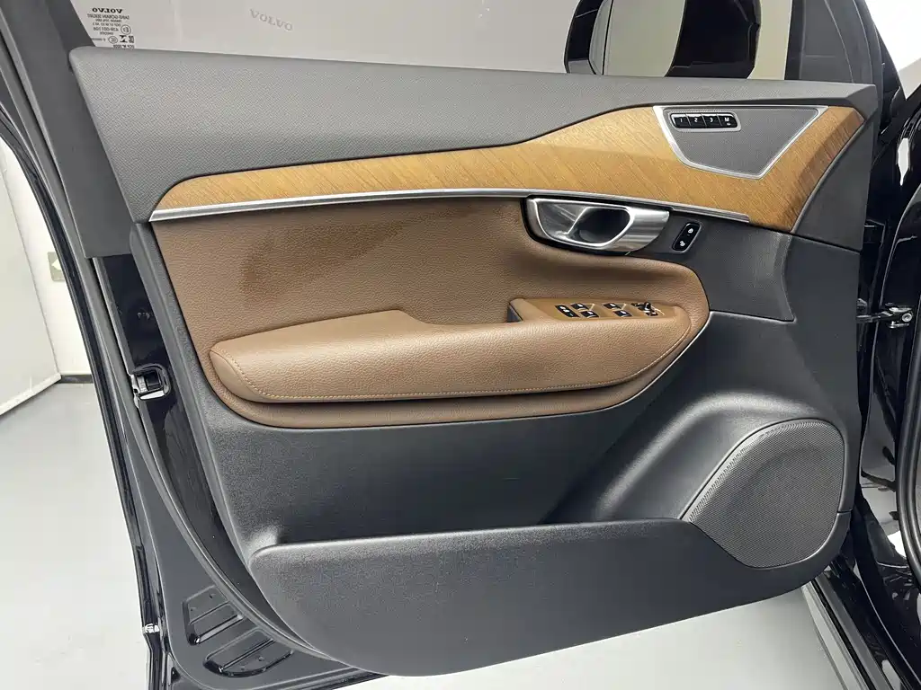 Volvo XC90 2019 — фото 14