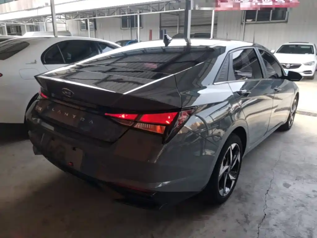 Hyundai Elantra 2023