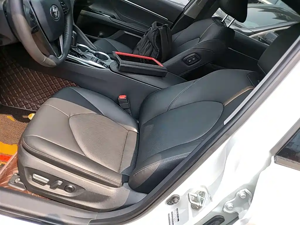 Toyota Camry 2023 — фото 15
