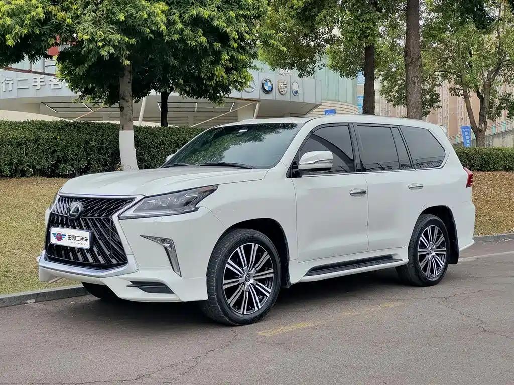 Lexus LX 2020 — фото 1