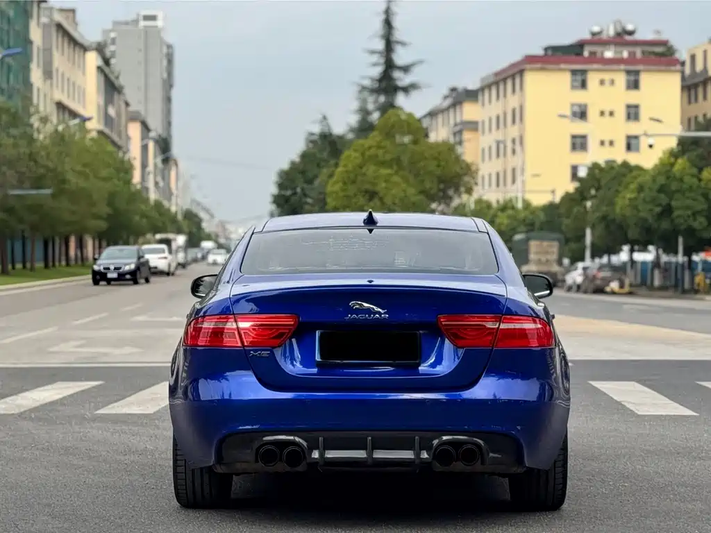 Jaguar XE 2017 — фото 5