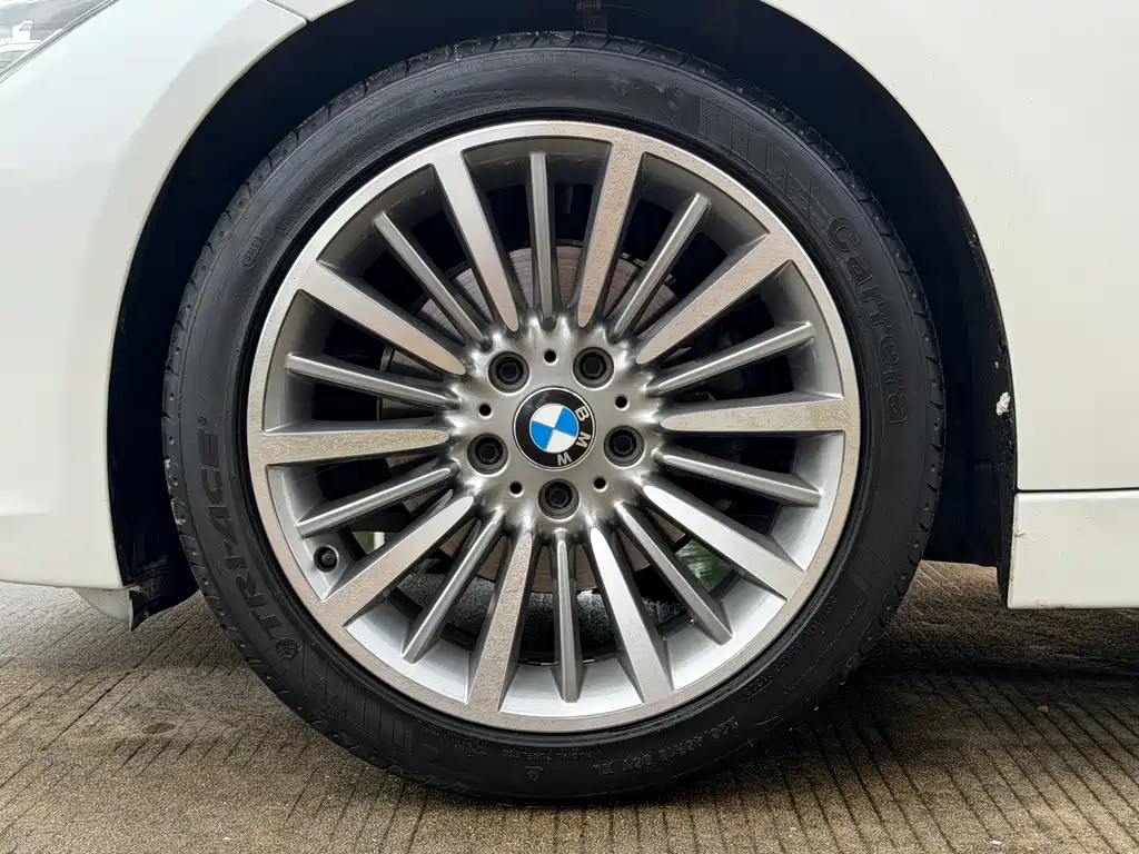 BMW 3 Series 2019 — фото 9