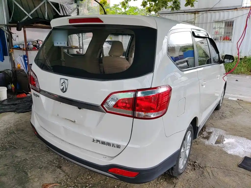 Baojun 730 2015