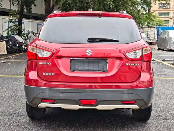 Suzuki S-Cross 2015