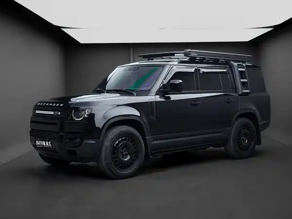 Land Rover Defender 2023
