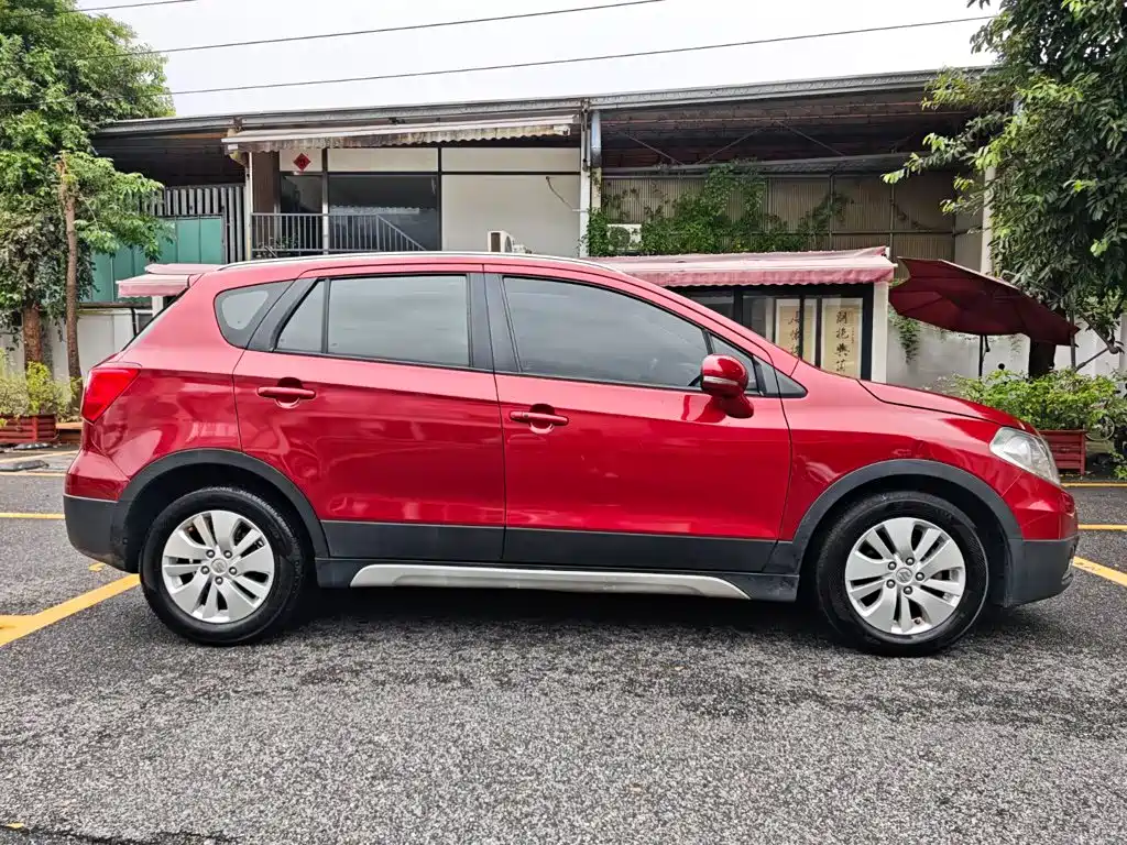 Suzuki S-Cross 2015 — фото 4