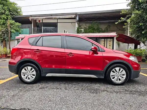 Suzuki S-Cross 2015