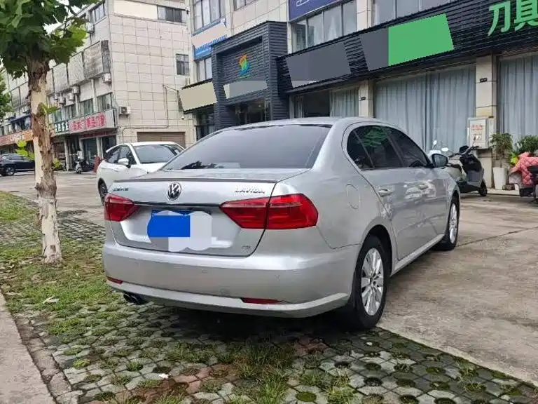 Volkswagen Lavida 2013