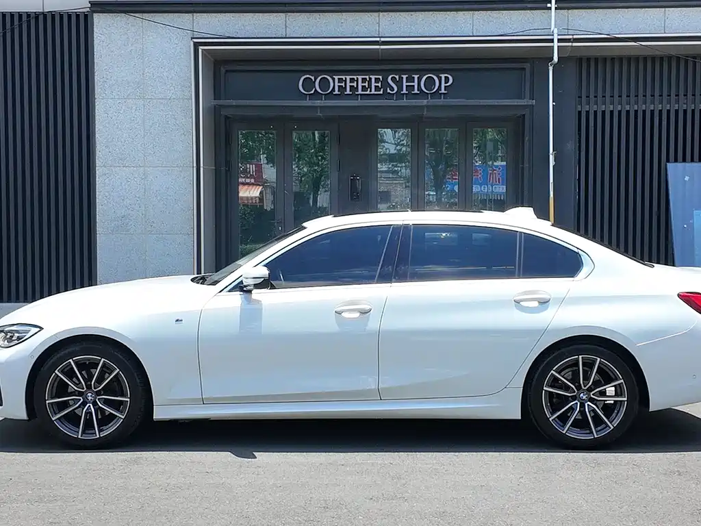 BMW 3 Series 2021