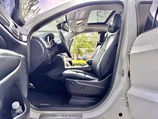 Jeep Grand Cherokee 2012