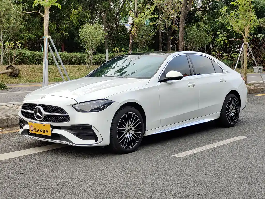 Mercedes-Benz C-Class 2025 — фото 1