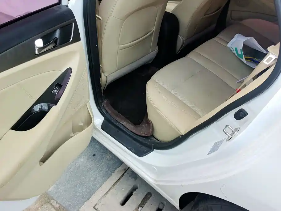 Changan Eado 2016 — фото 11