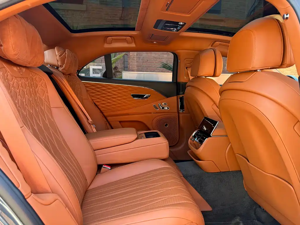 Bentley Flying Spur 2020 — фото 13