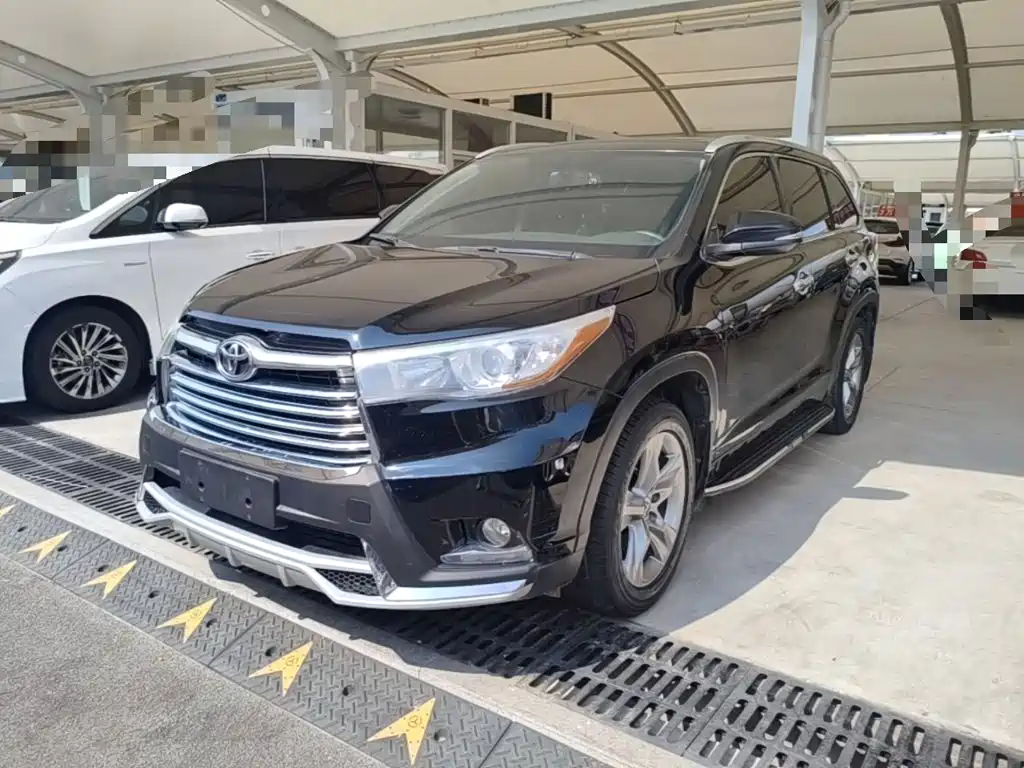Toyota Highlander 2017 — фото 1