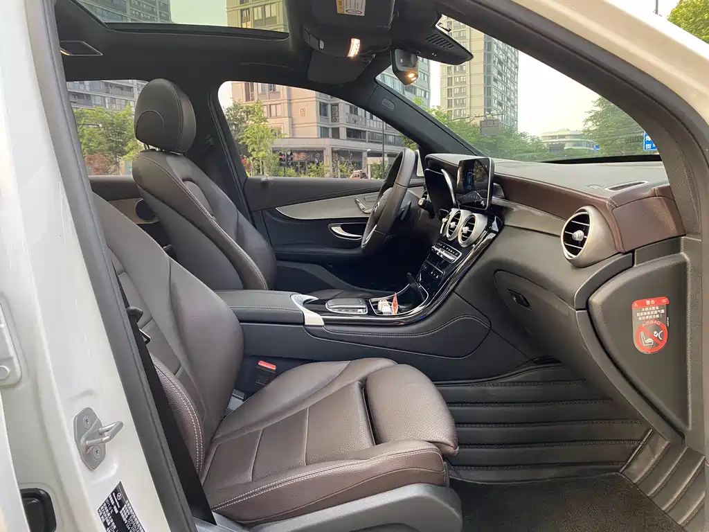 Mercedes-Benz GLC 2020 — фото 14