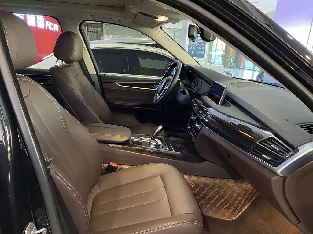 BMW X5 2018 — фото 11