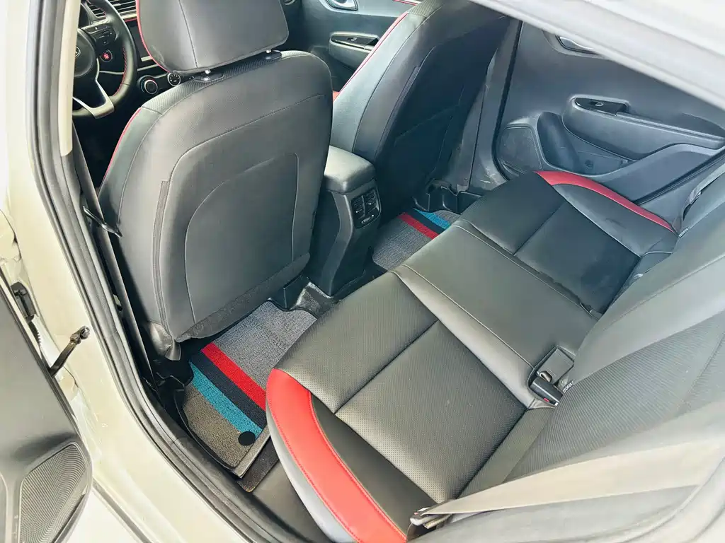 Kia KX Cross 2019 — фото 10