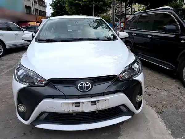 Toyota Yaris L 2021