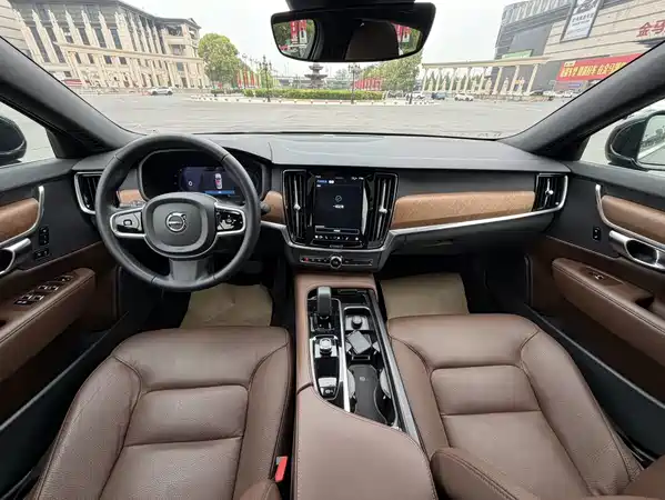Volvo S90 2024