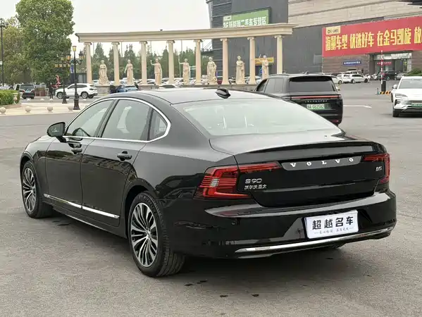 Volvo S90 2024