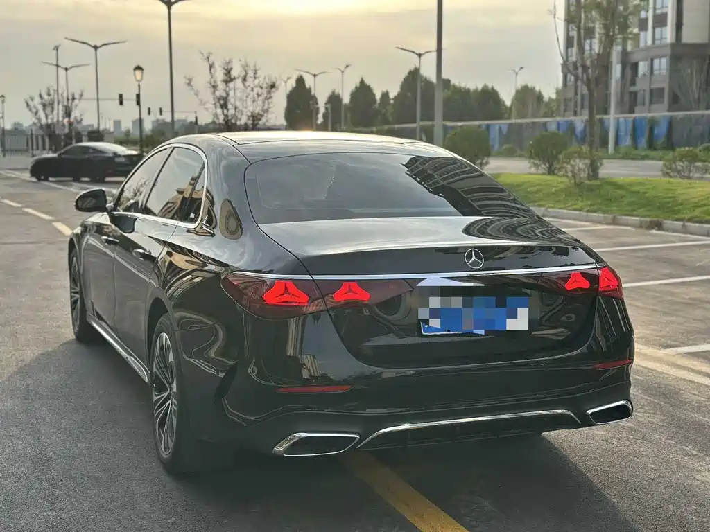Mercedes-Benz E-Class 2024
