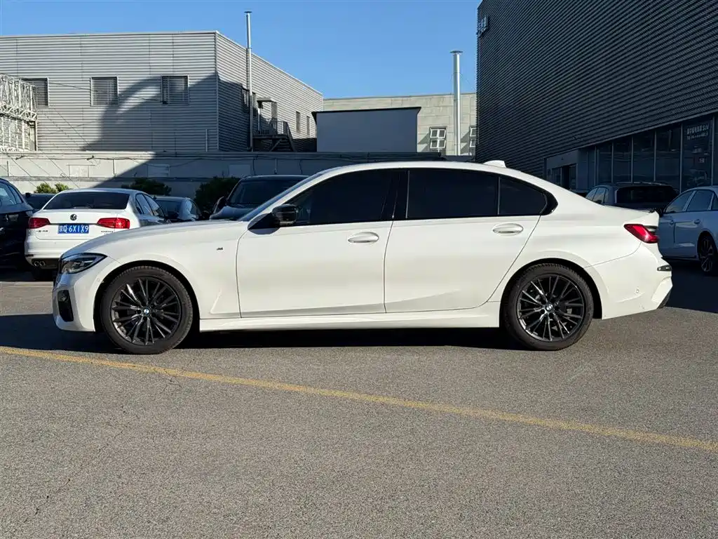 BMW 3 Series 2019 — фото 2