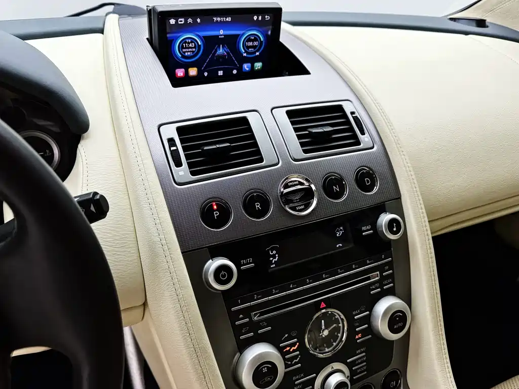 Aston Martin Rapide 2011 — фото 11
