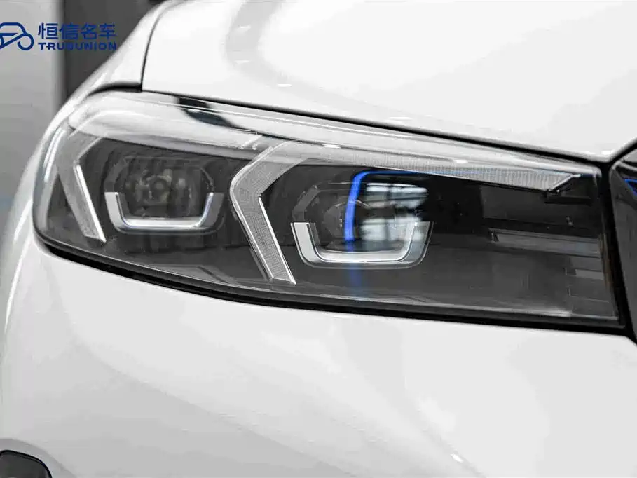 BMW 3 Series 2024 — фото 10