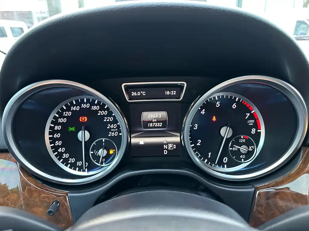 Mercedes-Benz M-Class 2012 — фото 13