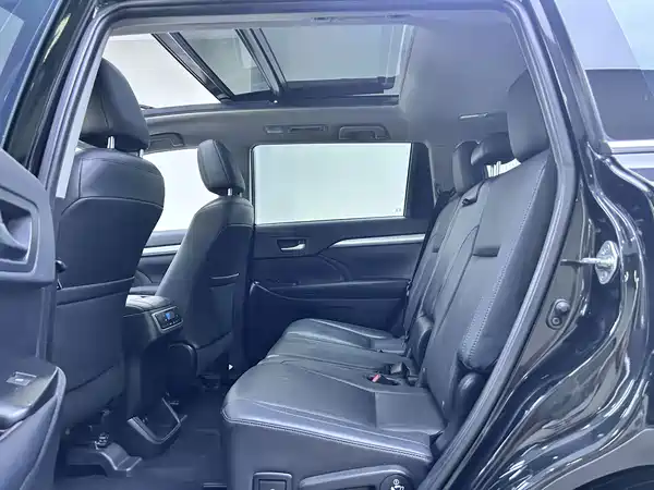 Toyota Highlander 2021