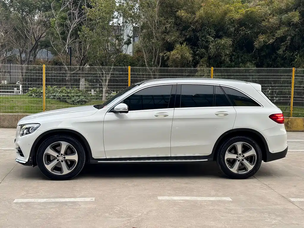 Mercedes-Benz GLC 2017 — фото 16