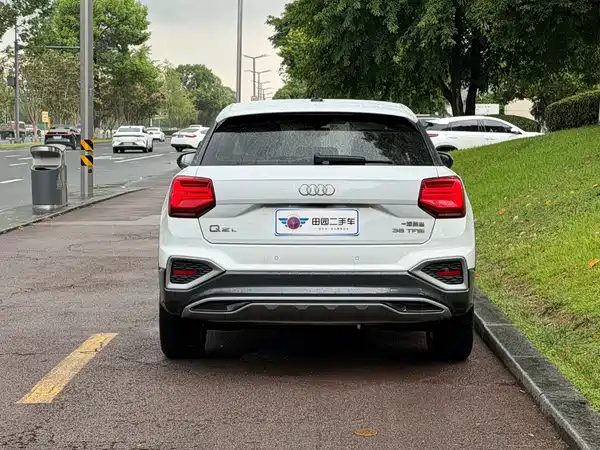 Audi Q2L 2022