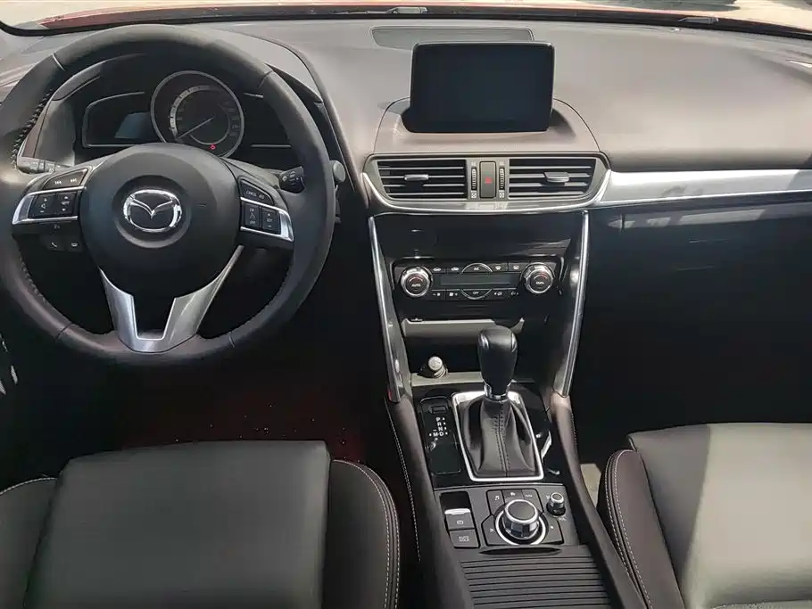 Mazda CX-4 2017 — фото 12