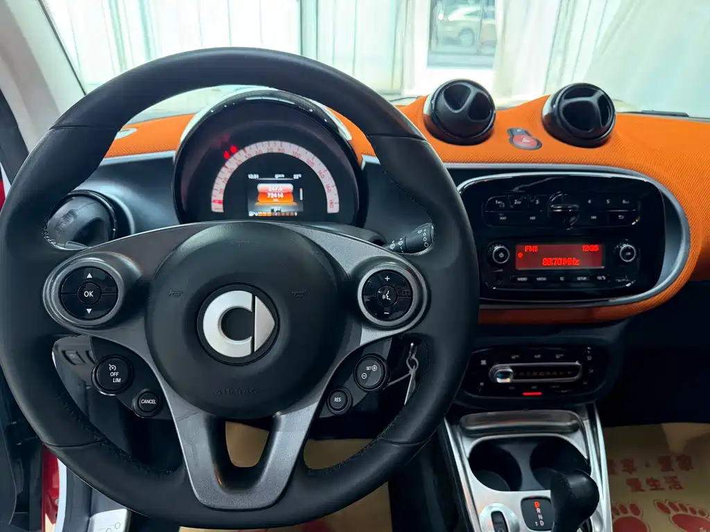 smart Fortwo 2017 — фото 14