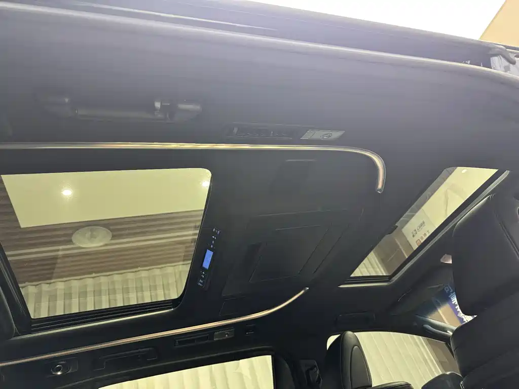 Toyota Alphard 2017 — фото 20