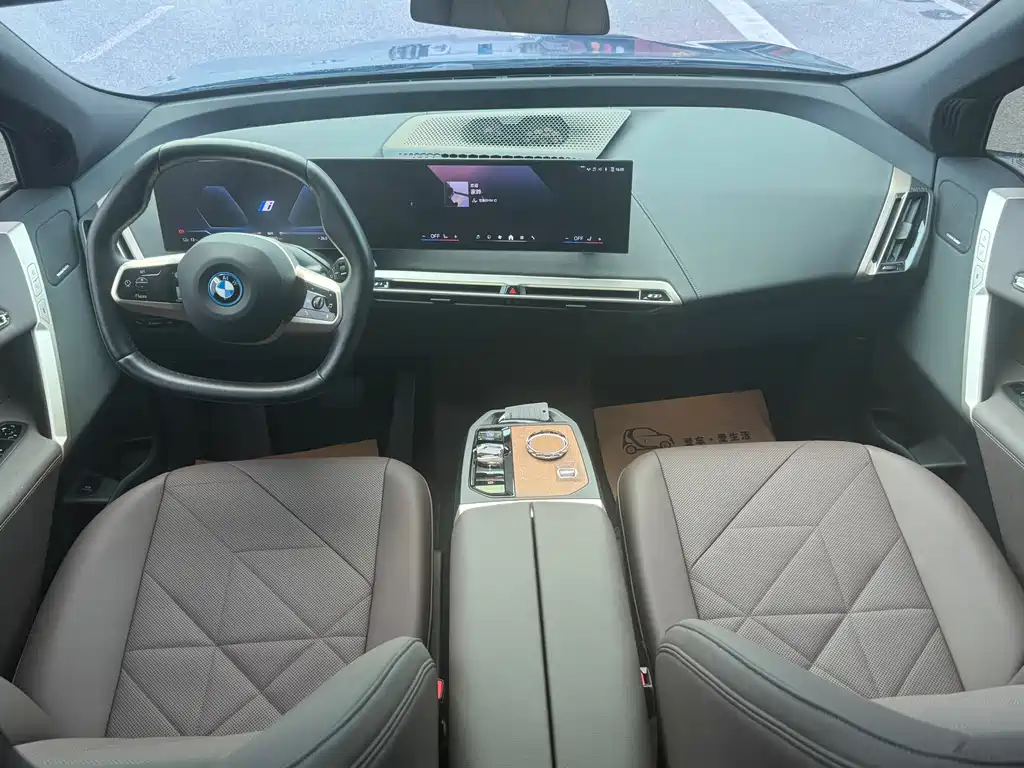 BMW iX 2025 — фото 14