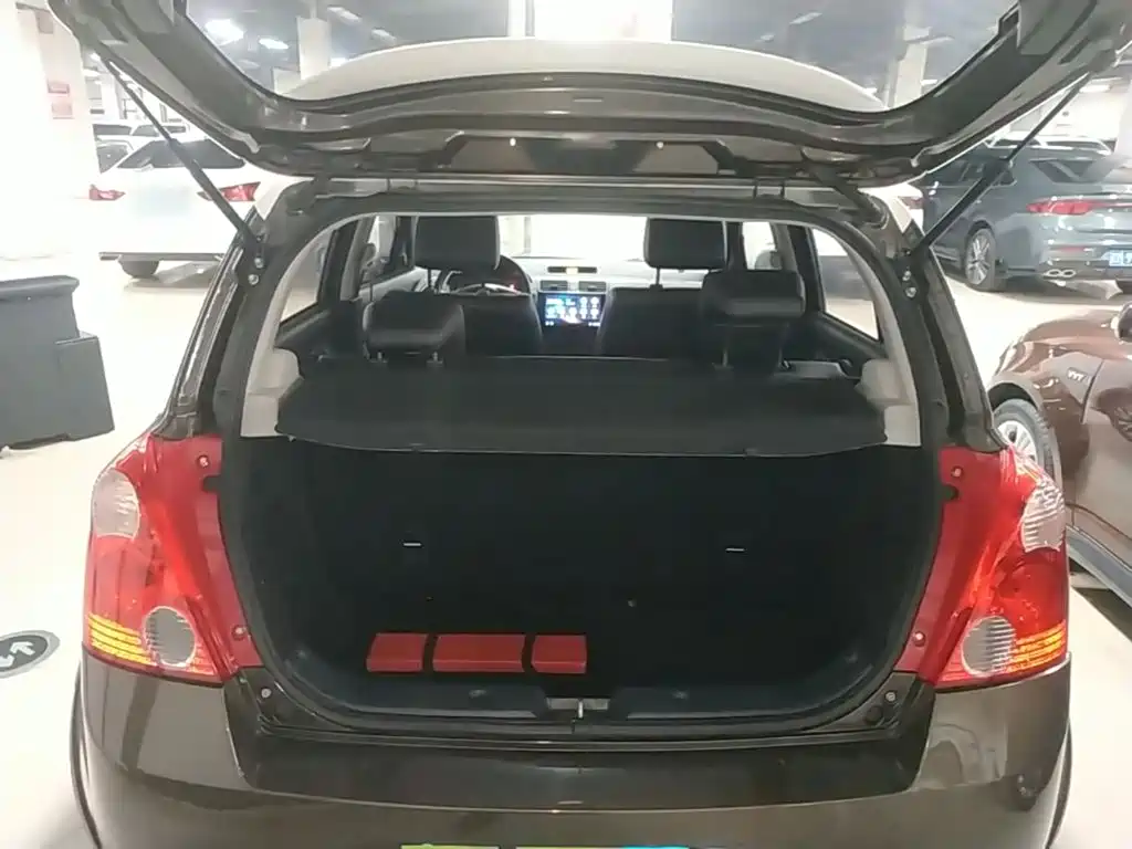 Suzuki Swift 2015 — фото 19