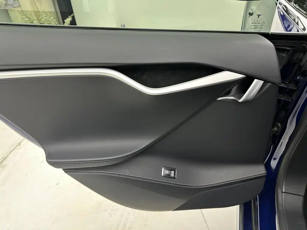 Tesla Model S 2018 — фото 18