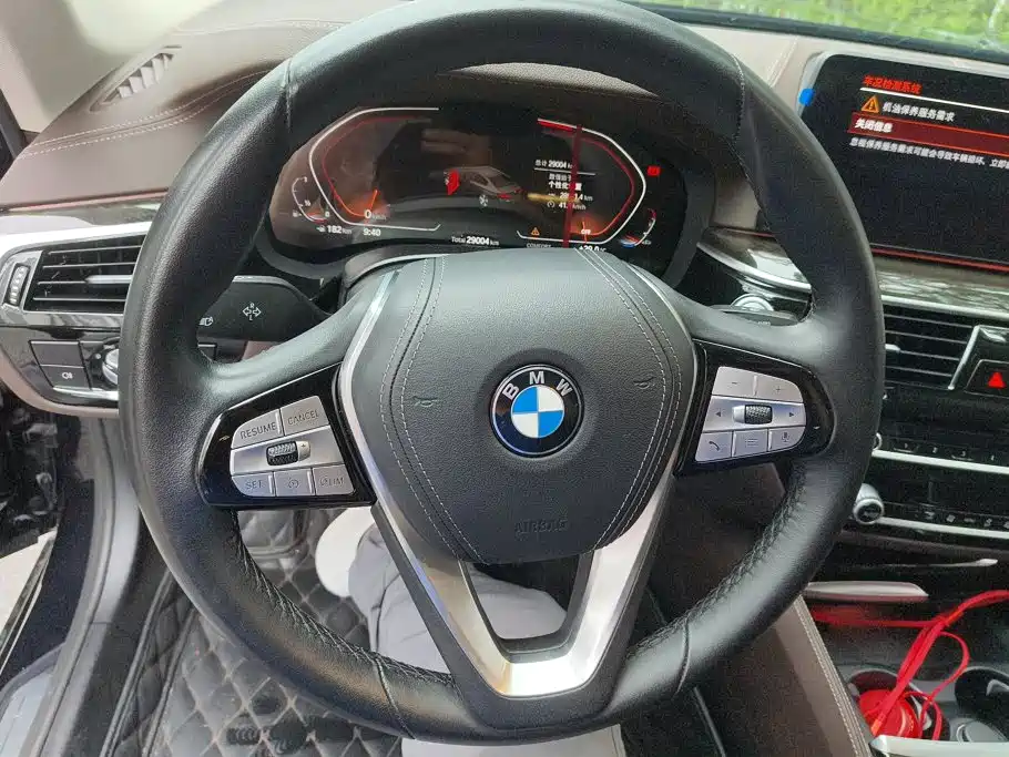 BMW 5 Series 2021 — фото 15