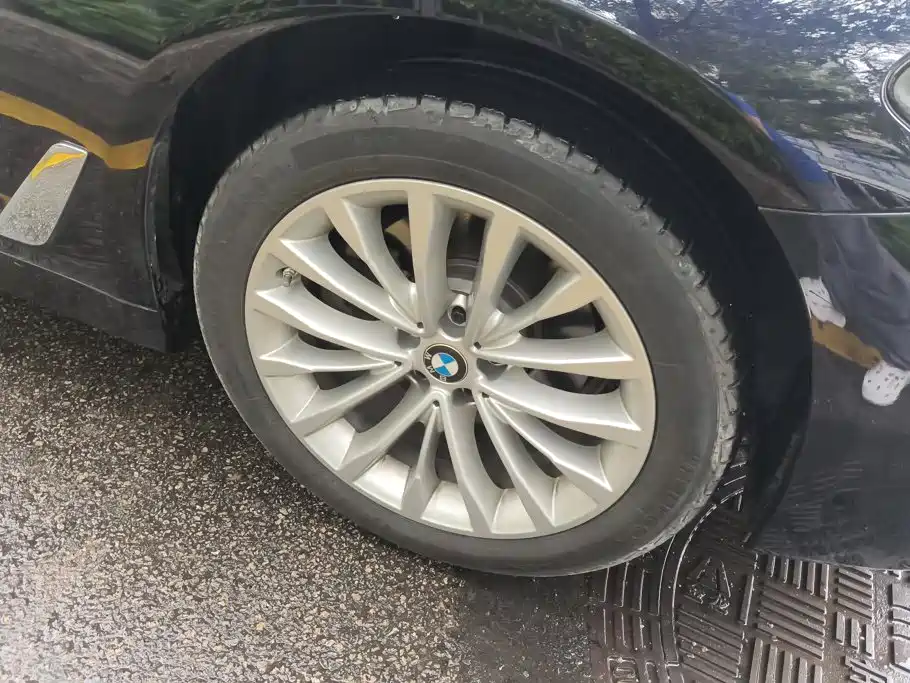 BMW 5 Series 2021