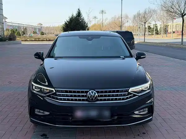 Volkswagen Magotan 2025