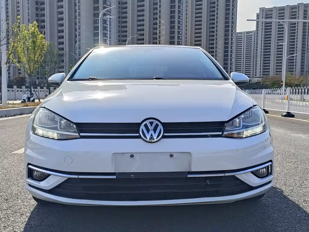 Volkswagen Golf 2018 — фото 2
