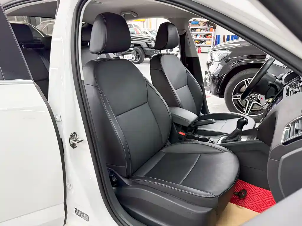 Skoda Octavia 2022 — фото 17