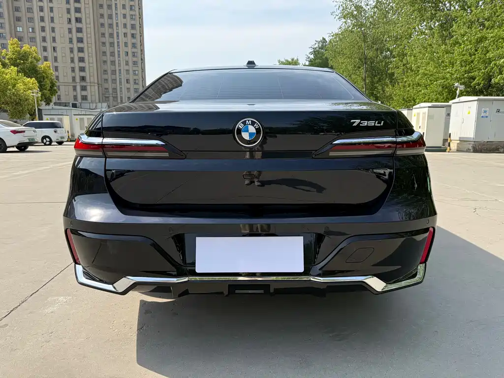 BMW 7 Series 2023 — фото 11