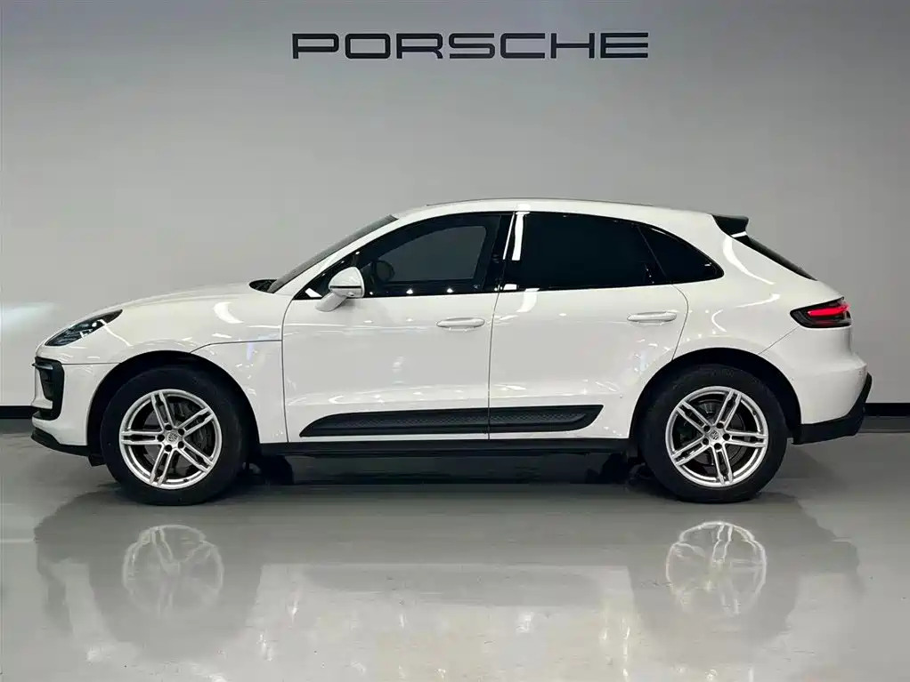 Porsche Macan 2023 — фото 4