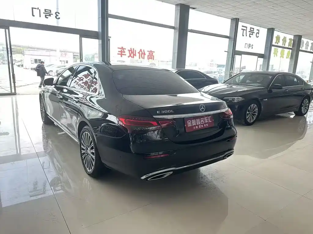 Mercedes-Benz E-Class 2018 — фото 13