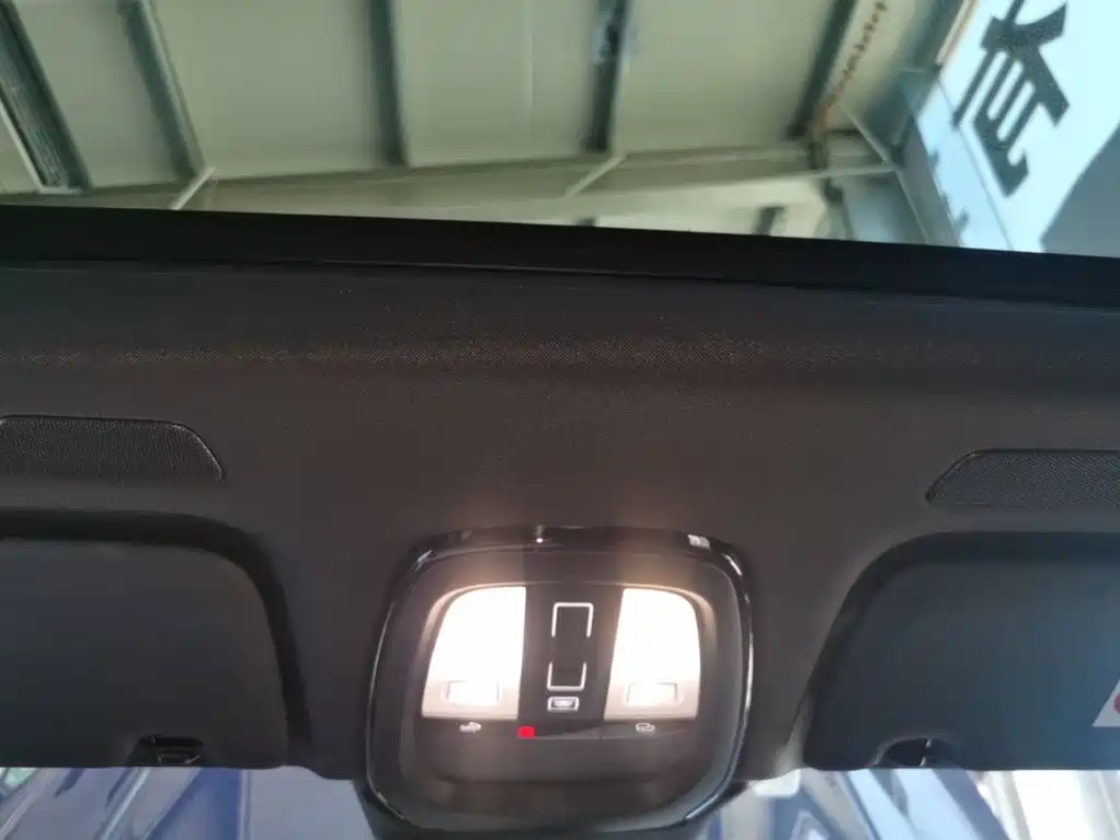 Volvo XC60 PHEV 2023 — фото 14
