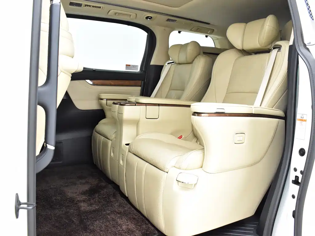 Toyota Alphard 2017 — фото 17