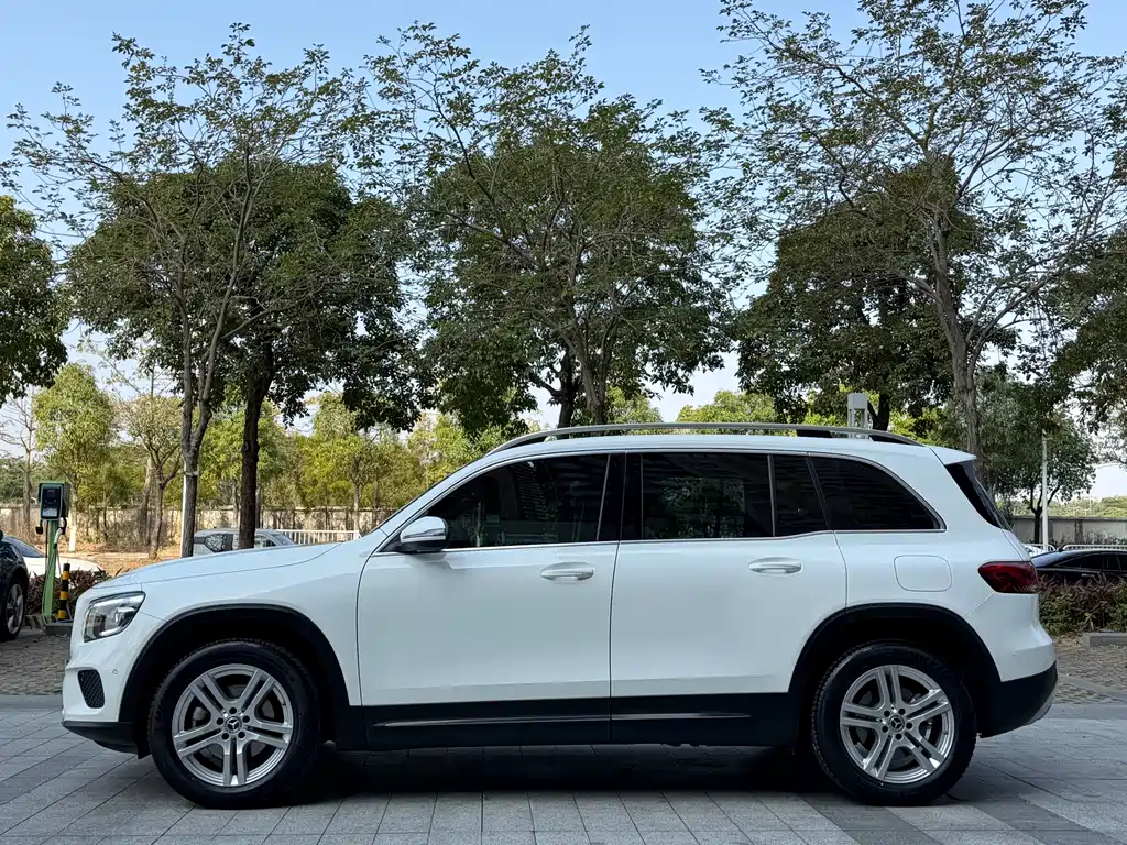 Mercedes-Benz GLB 2023 — фото 13