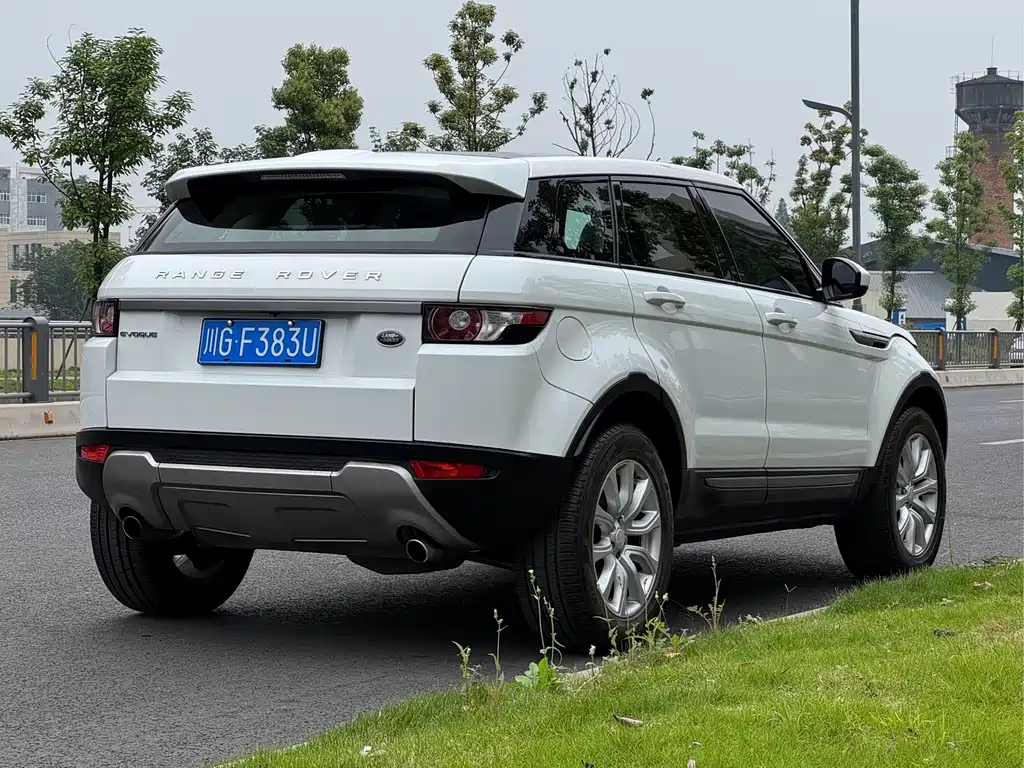 Land Rover Evoque 2015 — фото 16